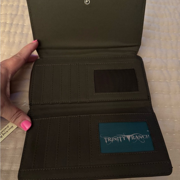 Trinity Ranch Montana West Brown Floral Wallet - Picture 3 of 4